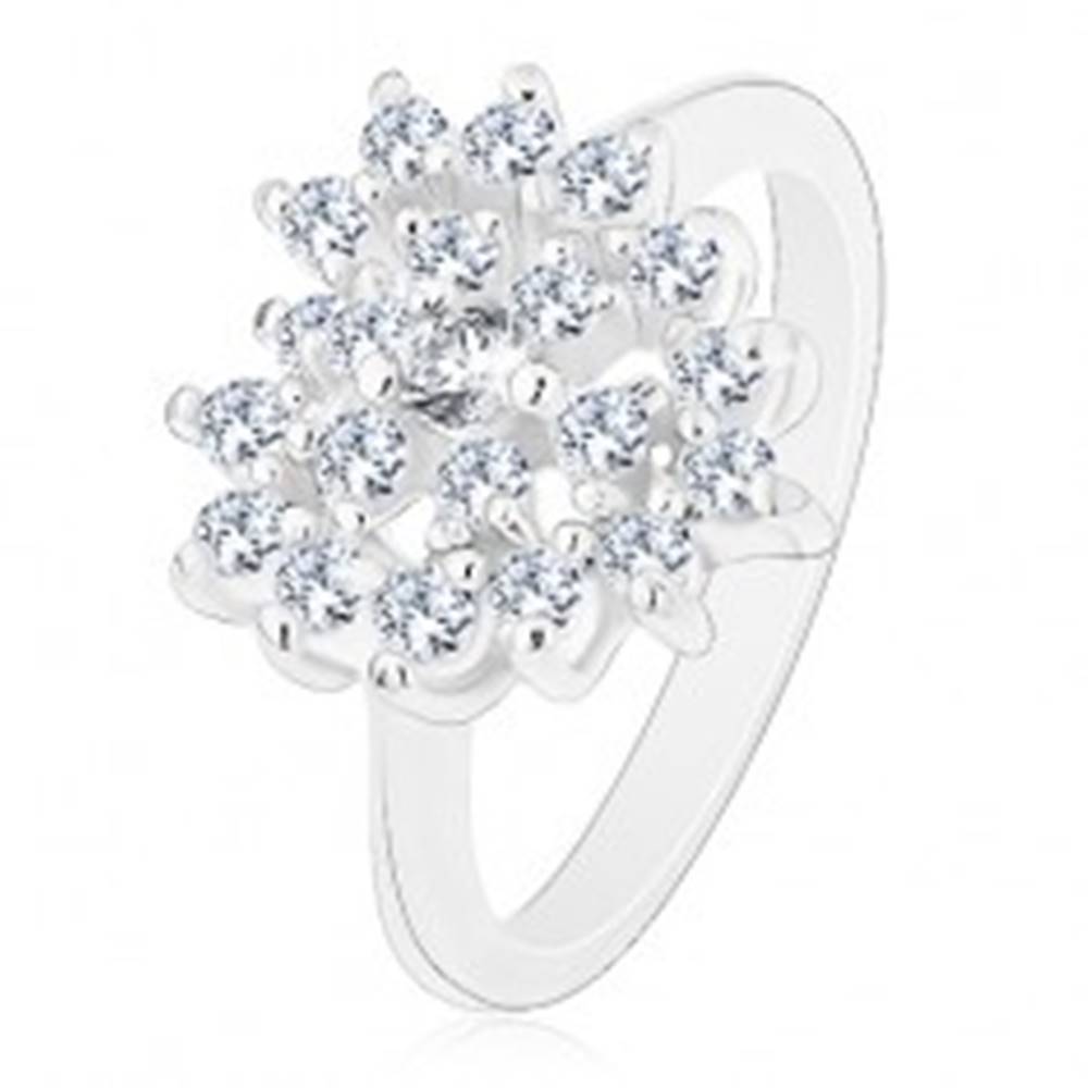 Šperky eshop Ligotavý prsteň striebornej farby, číre zirkónové srdce, lesklé ramená - Veľkosť: 50 mm