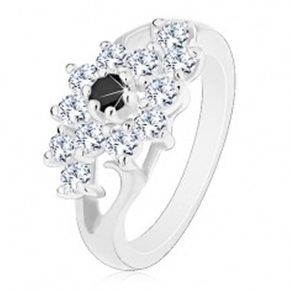 Šperky eshop Prsteň v striebornej farbe, rozdelené ramená, číry kvietok s čiernym stredom - Veľkosť: 49 mm