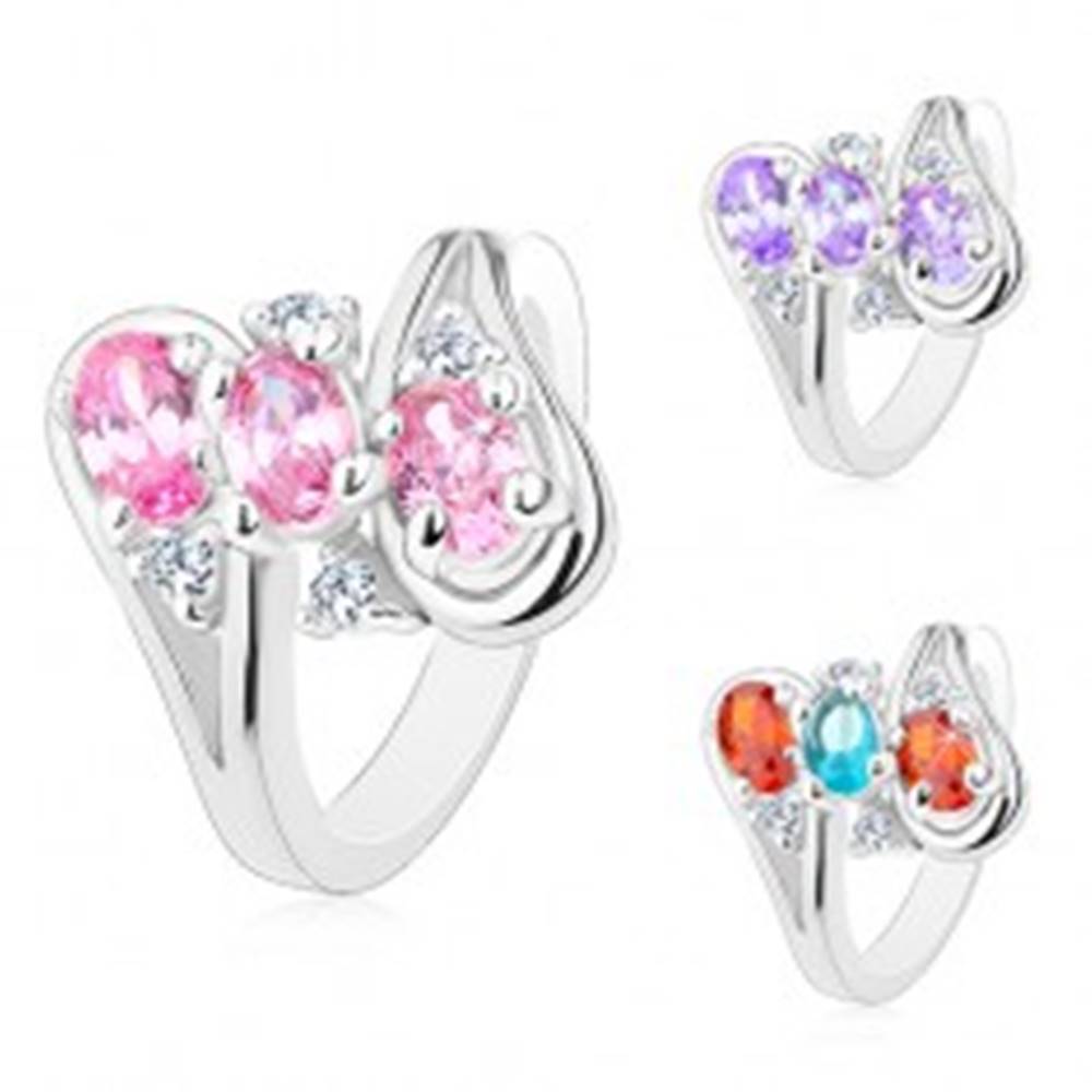 Šperky eshop Lesklý prsteň, ramená ukončené slučkami, tri oválne farebné zirkóny - Veľkosť: 52 mm, Farba: Mix