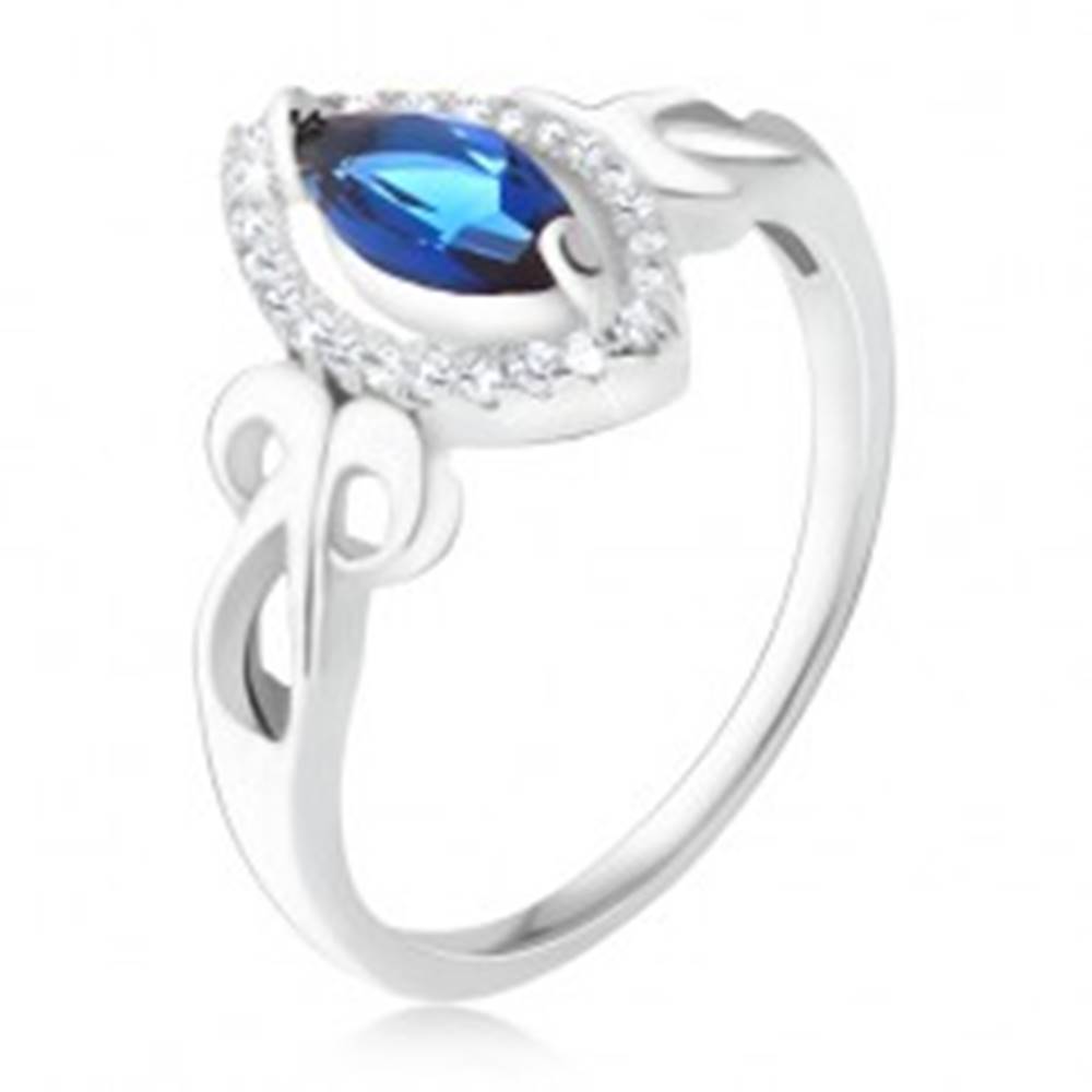 Šperky eshop Prsteň - modrý zrniečkový zirkón, číry lem, zatočené prúžky, striebro 925 - Veľkosť: 48 mm