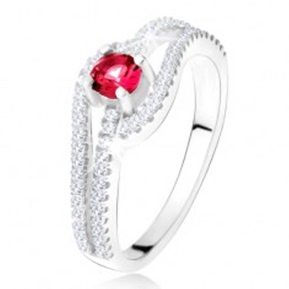 Šperky eshop Prsteň so zvlnenými zirkónovými ramenami, červený kameň, striebro 925 - Veľkosť: 49 mm