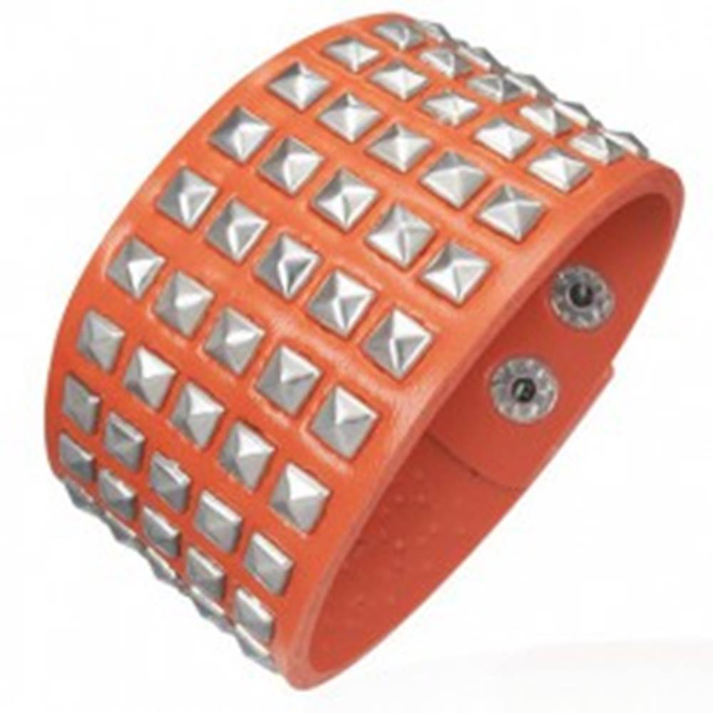 Šperky eshop Koženkový náramok - vystupujúce pyramídky, oranžový