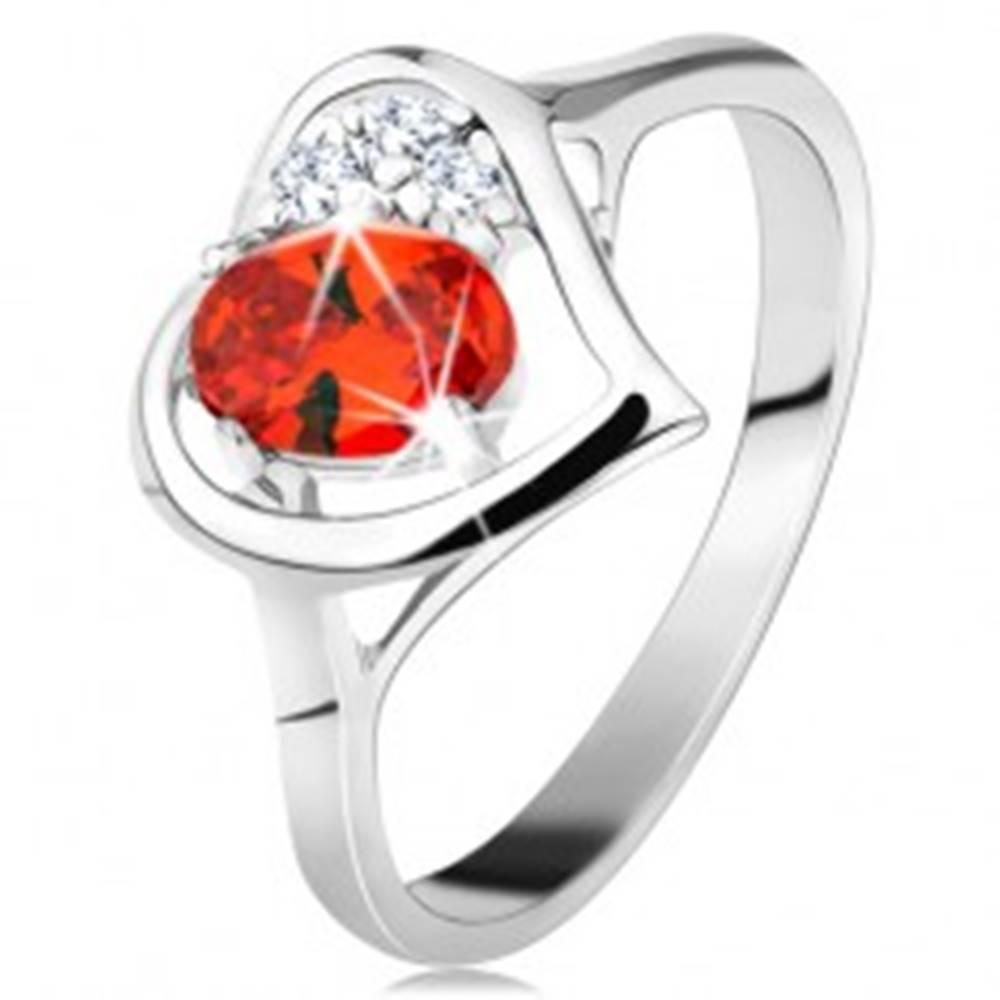Šperky eshop Prsteň v striebornej farbe, kontúra srdca s oranžovým oválom a čírymi zirkónmi - Veľkosť: 50 mm