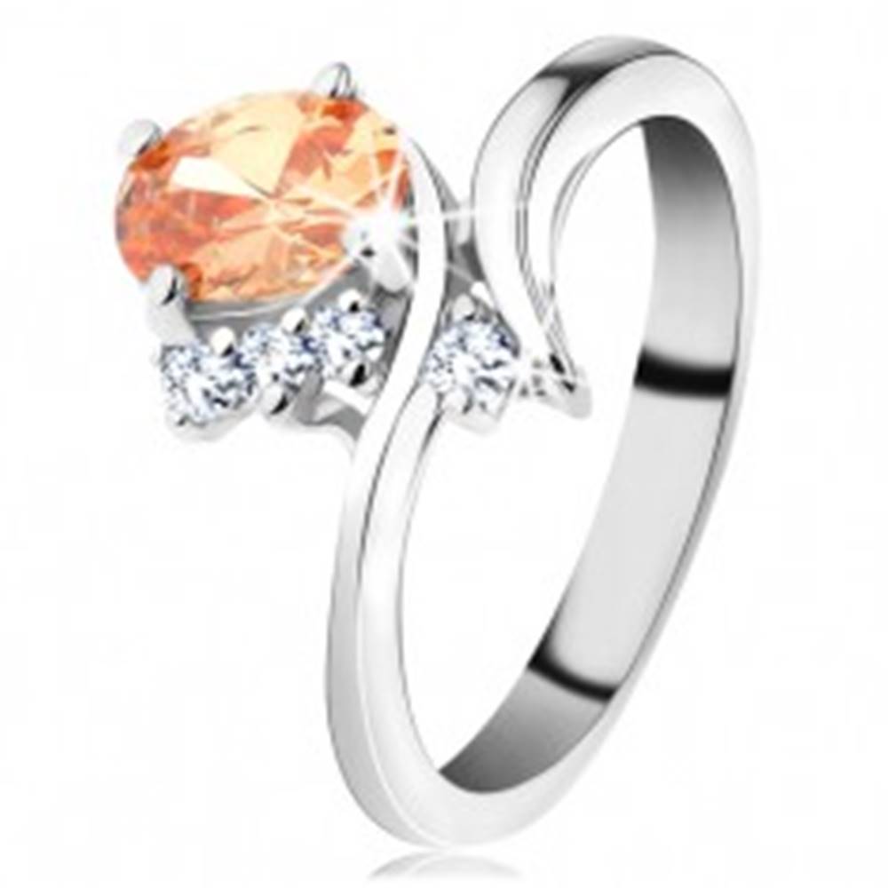 Šperky eshop Trblietavý prsteň v striebornom odtieni, oválny zirkón v oranžovej farbe - Veľkosť: 50 mm