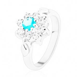 Lesklý prsteň v striebornej farbe, svetlomodrý zirkón s čírymi lupeňmi, lístky - Veľkosť: 49 mm