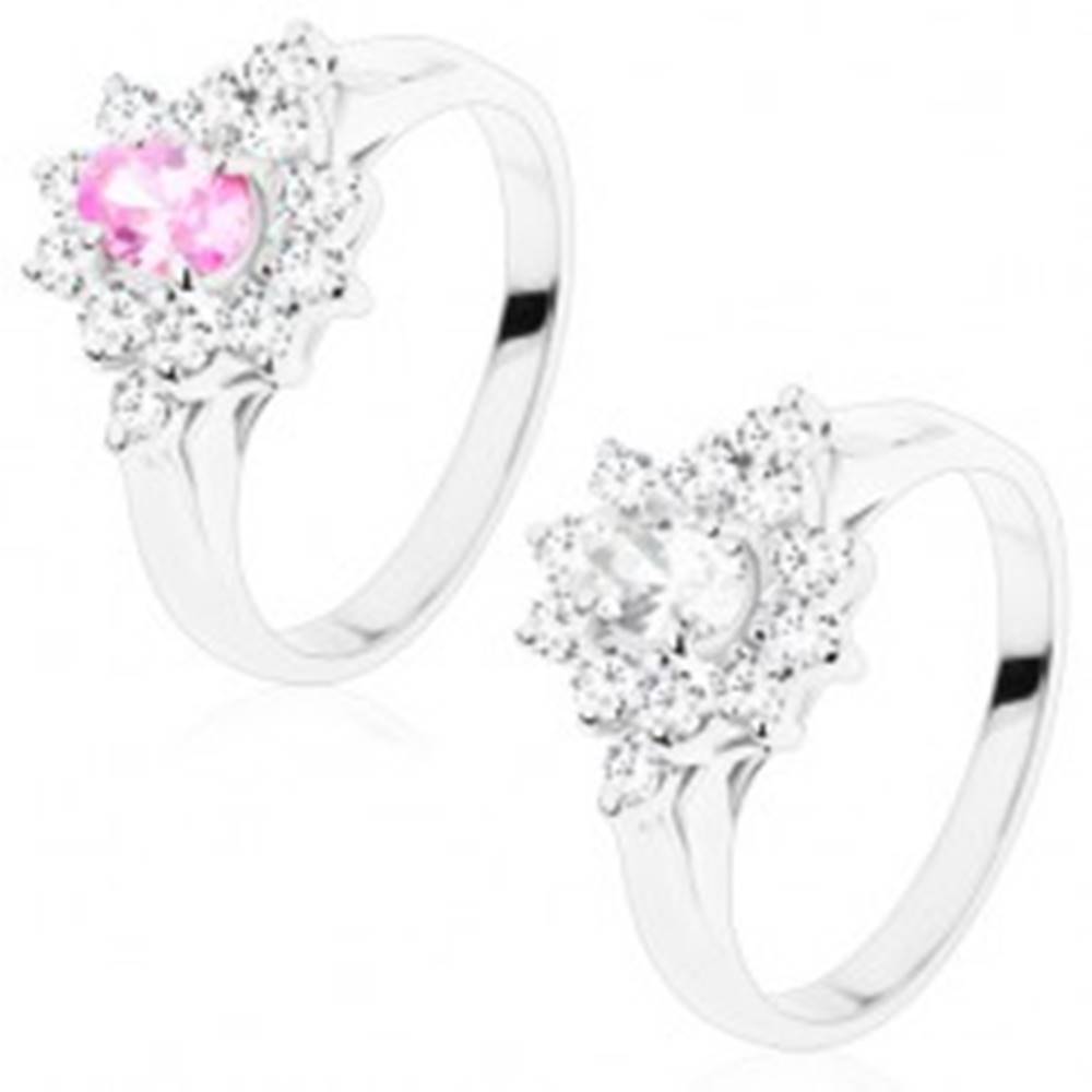 Šperky eshop Ligotavý prsteň s hladkými ramenami, kvet s brúseným oválom, číre lupene - Veľkosť: 49 mm, Farba: Číra