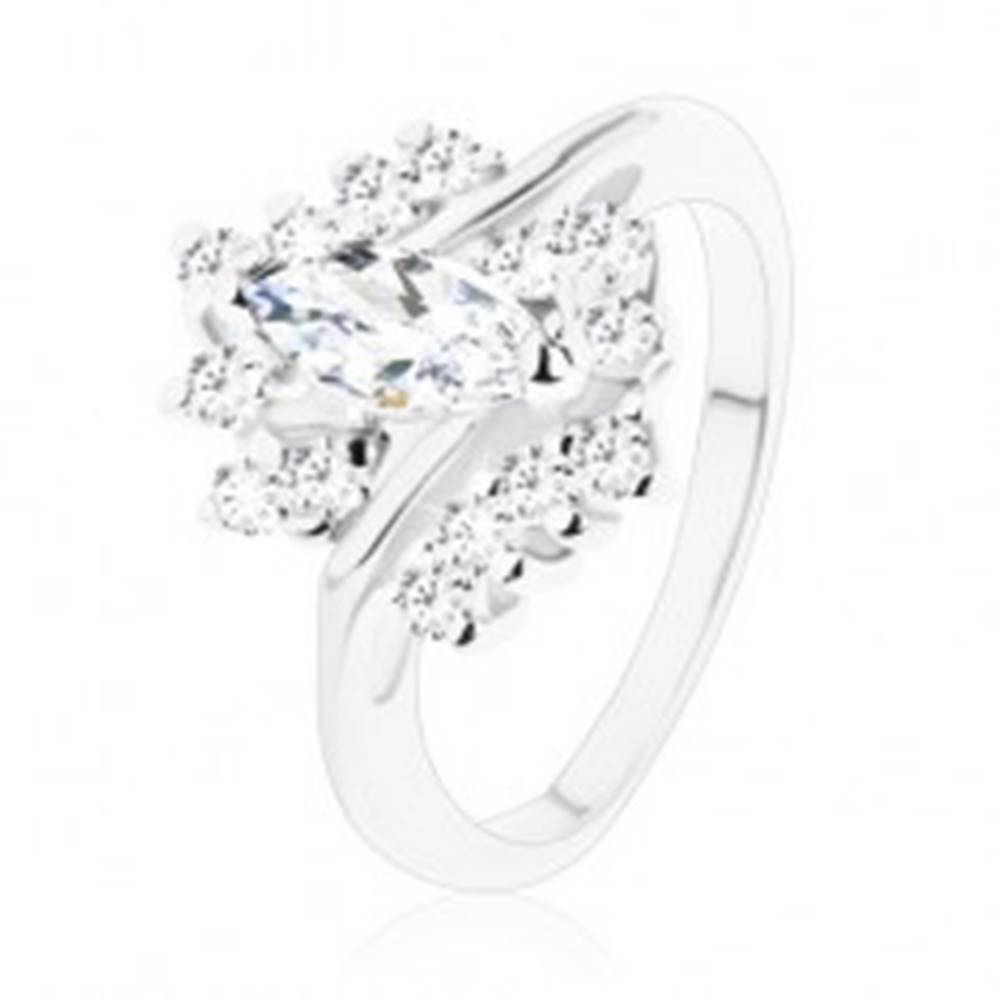 Šperky eshop Ligotavý prsteň s úzkymi ramenami, kolmé zrno a zirkóny s čírym odtieňom - Veľkosť: 49 mm