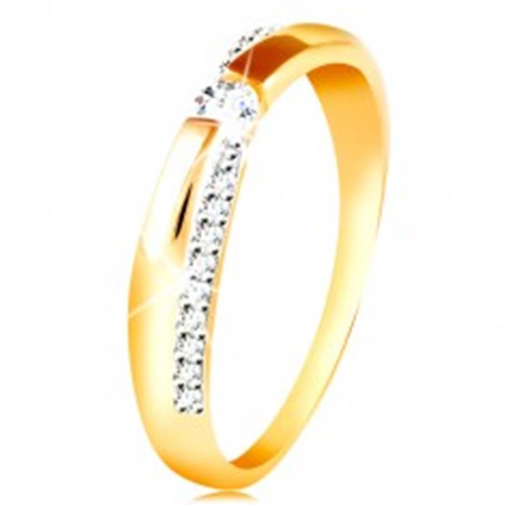 Šperky eshop Zlatý 14K prsteň - trblietavý a hladký pás, okrúhly zirkón čírej farby - Veľkosť: 49 mm