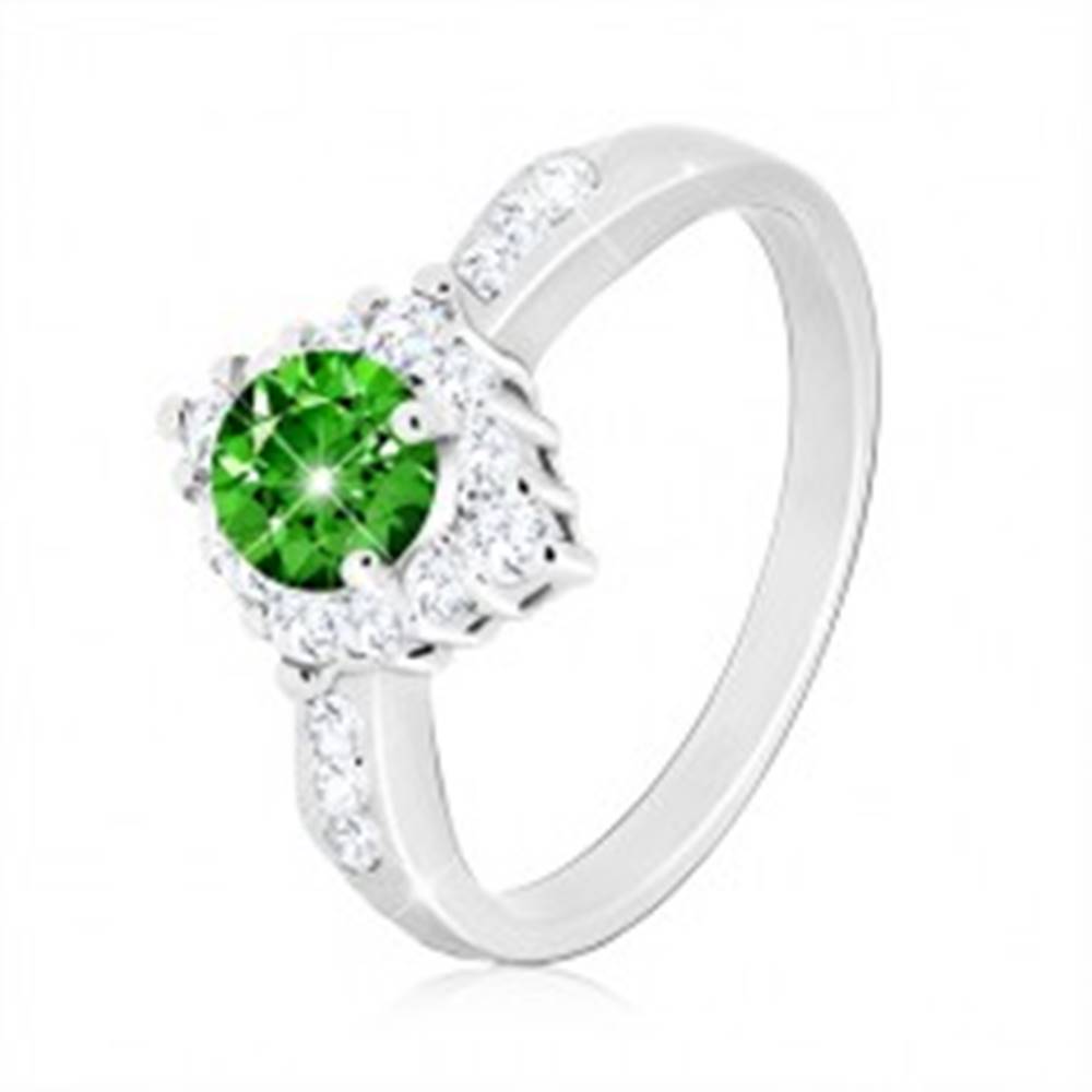 Šperky eshop Strieborný prsteň 925 - číry zirkónový kosoštvorec, okrúhly zelený zirkón - Veľkosť: 53 mm