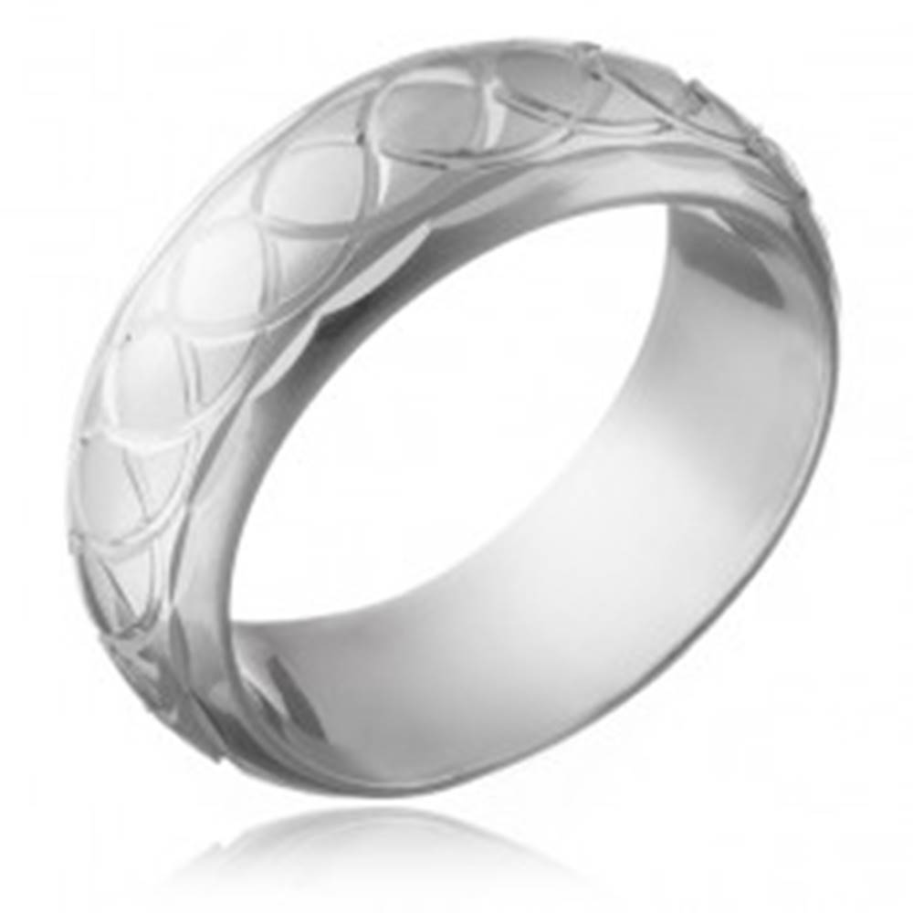 Šperky eshop Strieborný prsteň 925 - gravírované prepletané očká - Veľkosť: 50 mm