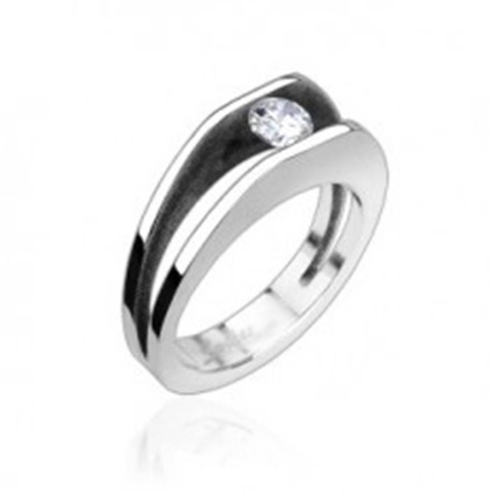 Šperky eshop Oceľový prsteň s 5 mm zirkónom - Veľkosť: 49 mm