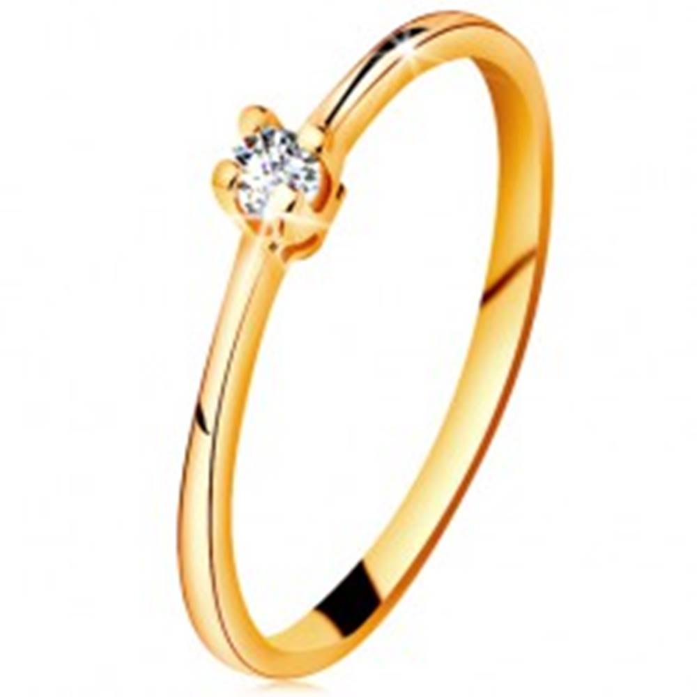 Šperky eshop Zlatý prsteň 585 - ligotavý číry briliant v štvorcípom kotlíku, zúžené ramená - Veľkosť: 49 mm