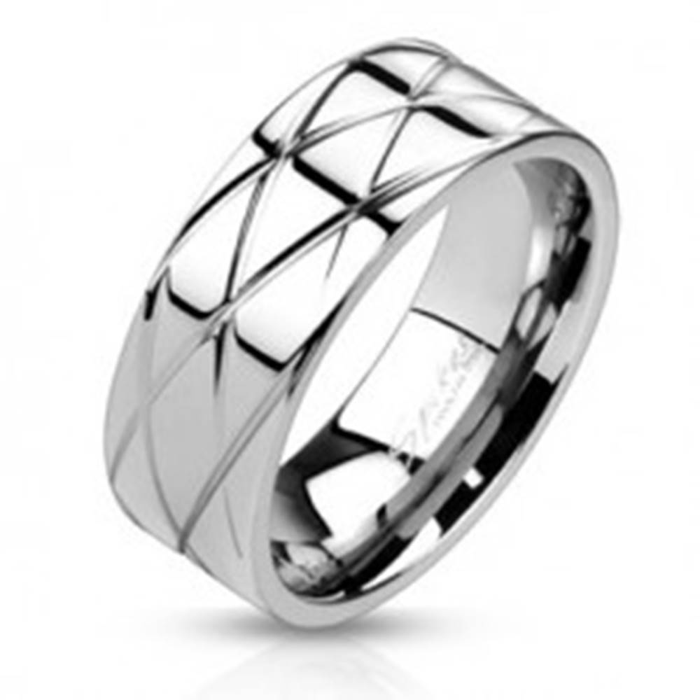 Šperky eshop Lesklý oceľový prsteň - šikmé zárezy  - Veľkosť: 59 mm