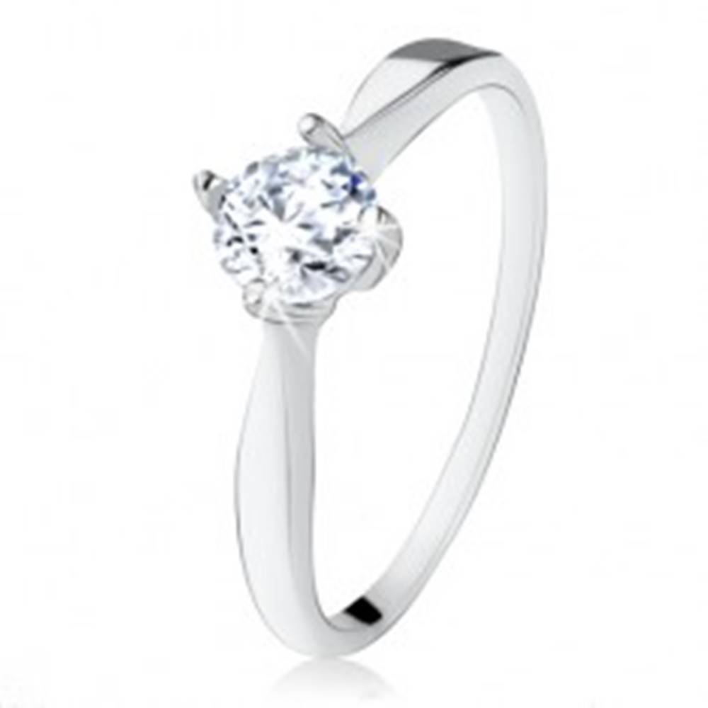 Šperky eshop Zásnubný strieborný prsteň 925, brúsený číry zirkón, úzke ramená - Veľkosť: 48 mm