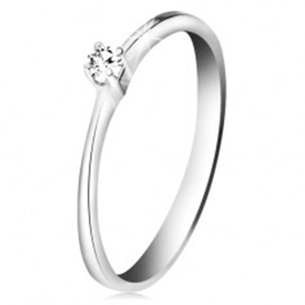 Šperky eshop Briliantový prsteň z bieleho zlata 585 - trblietavý číry diamant v štvorcípom kotlíku - Veľkosť: 50 mm
