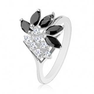 Lesklý prsteň striebornej farby, číre zirkóny, čierne brúsené zrnká - Veľkosť: 50 mm