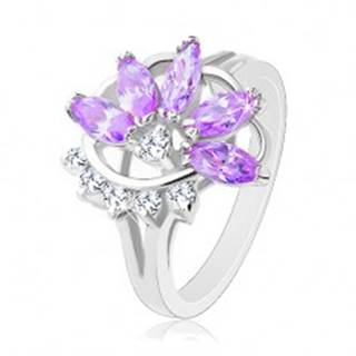 Lesklý prsteň striebornej farby, fialový zirkónový kvet, číre zirkóniky - Veľkosť: 48 mm