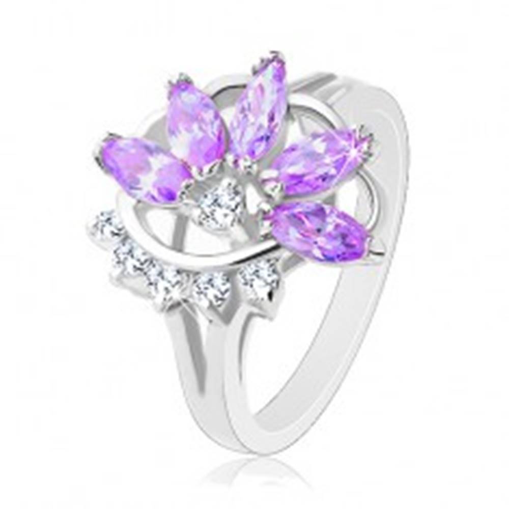 Šperky eshop Lesklý prsteň striebornej farby, fialový zirkónový kvet, číre zirkóniky - Veľkosť: 48 mm