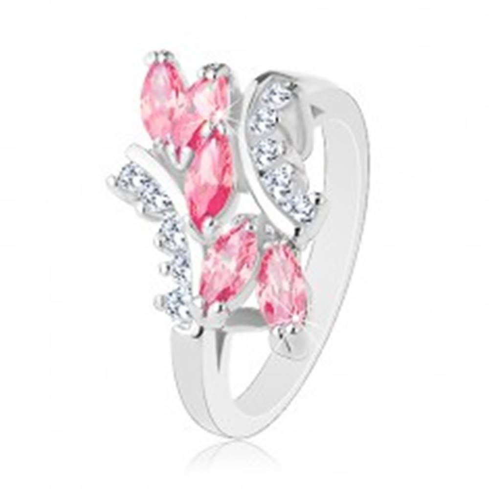 Šperky eshop Lesklý prsteň striebornej farby, ružové zirkónové zrnká, číre zirkóniky - Veľkosť: 49 mm