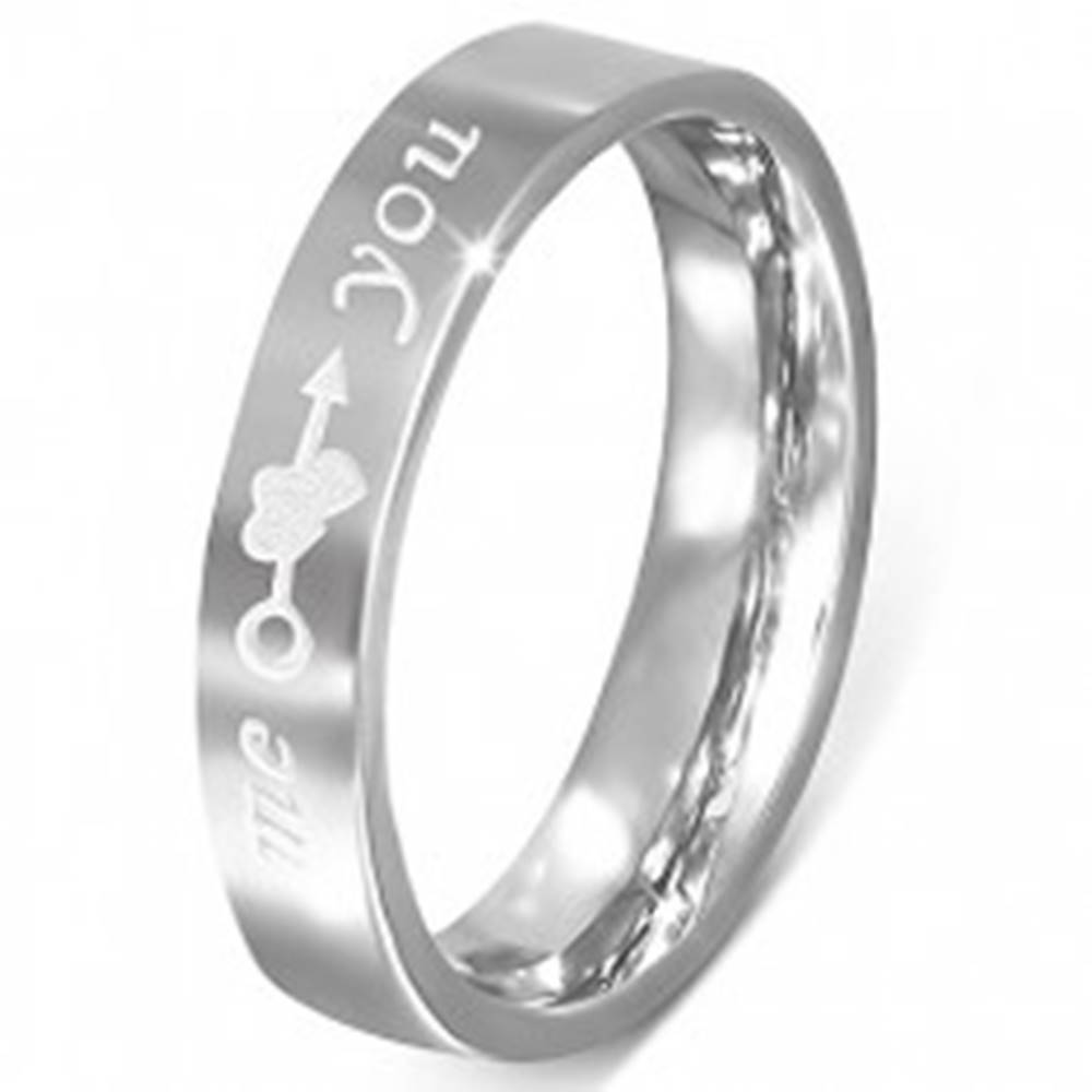 Šperky eshop Oceľový prsteň - striebornej farby, gravírovanie "me you", srdcia a šíp - Veľkosť: 48 mm