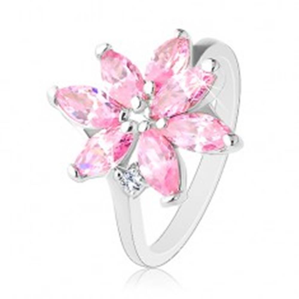 Šperky eshop Prsteň s úzkymi ramenami, žiarivý zirkónový kvet ružovej farby, číry zirkónik - Veľkosť: 51 mm
