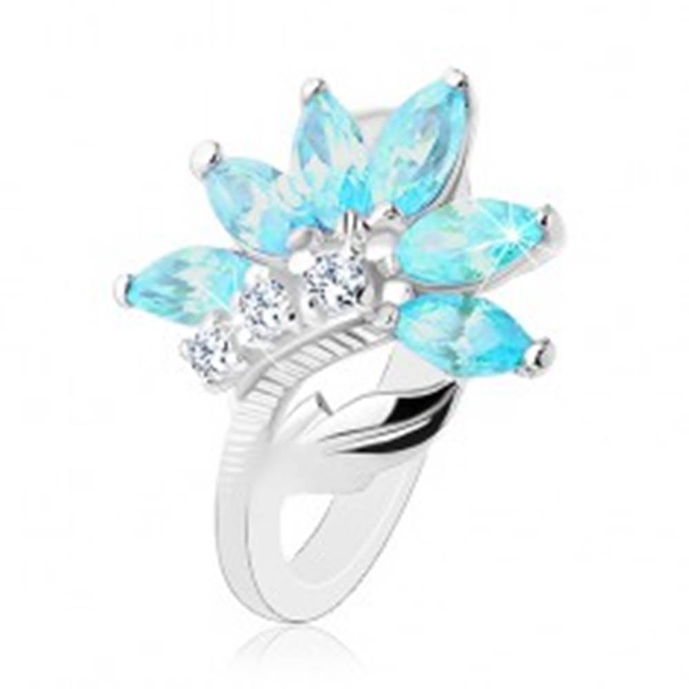 Šperky eshop Prsteň v striebornom odtieni, kvet z čírych a modrých zirkónov, lesklý list - Veľkosť: 48 mm