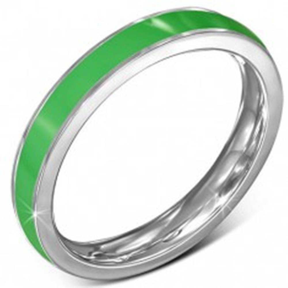 Šperky eshop Tenký oceľový prsteň - obrúčka, zelený pruh, okraj striebornej farby - Veľkosť: 51 mm
