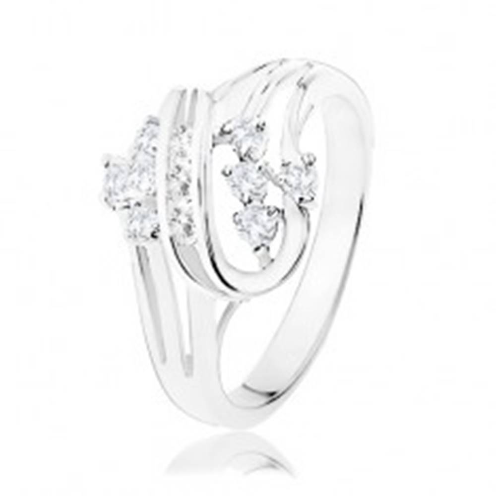 Šperky eshop Trblietavý prsteň s rozdelenými ramenami, zatočené línie, číre zirkóniky - Veľkosť: 50 mm
