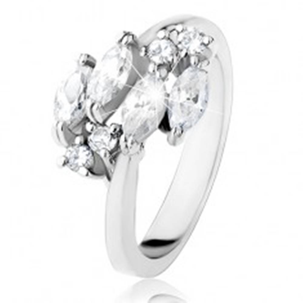 Šperky eshop Trblietavý prsteň striebornej farby, číre zrnkové a okrúhle zirkóniky - Veľkosť: 49 mm