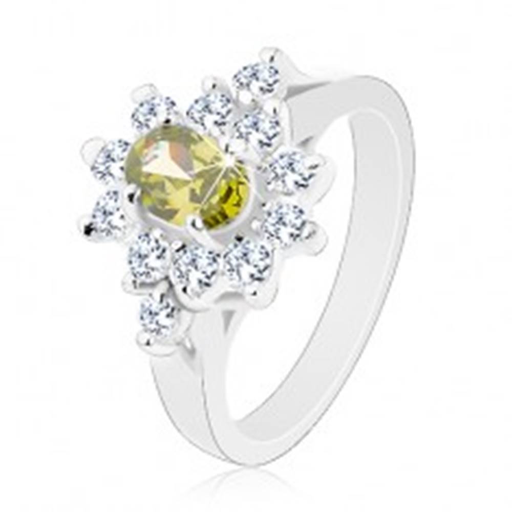 Šperky eshop Ligotavý prsteň, oválny zirkón zelenej farby s čírym obrysom - Veľkosť: 57 mm