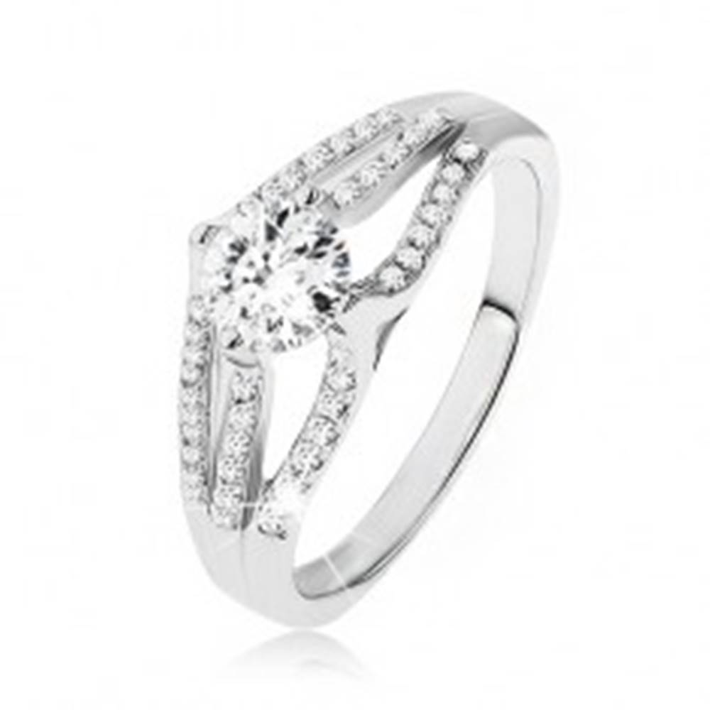 Šperky eshop Ligotavý prsteň - striebro 925, veľký okrúhly zirkón, tri pruhy čírych kamienkov - Veľkosť: 48 mm