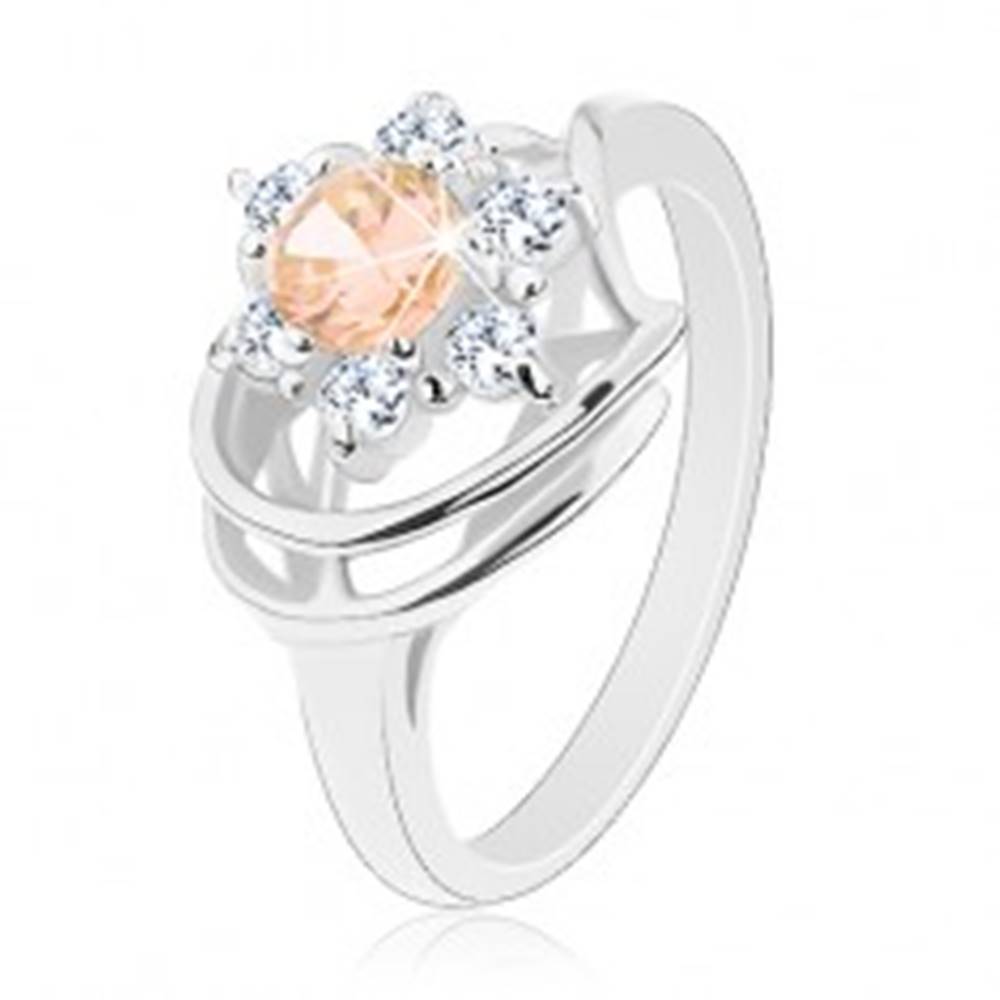 Šperky eshop Prsteň s lesklými ramenami, zirkónový kvet v čírej a svetlooranžovej farbe - Veľkosť: 50 mm