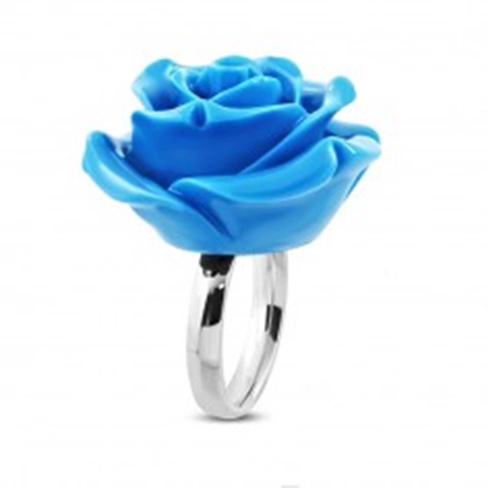 Šperky eshop Prsteň z chirurgickej ocele - ruža v rozkvete, lesklá modrá živica - Veľkosť: 49 mm
