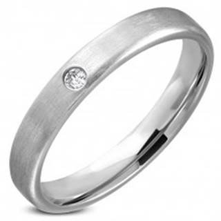 Oceľový prsteň - obrúčka striebornej farby s čírym kamienkom v strede - Veľkosť: 49 mm