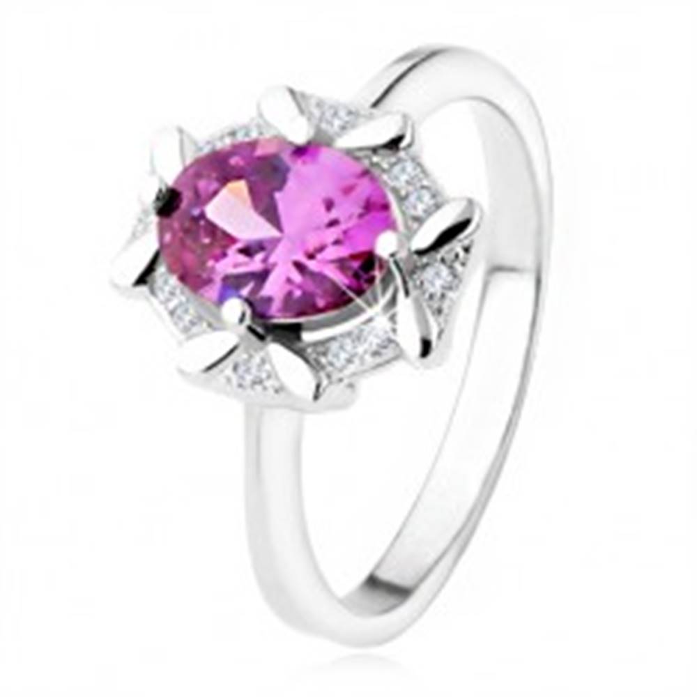 Šperky eshop Zásnubný prsteň zo striebra 925, oválny fialový kamienok, zirkónový lem - Veľkosť: 48 mm