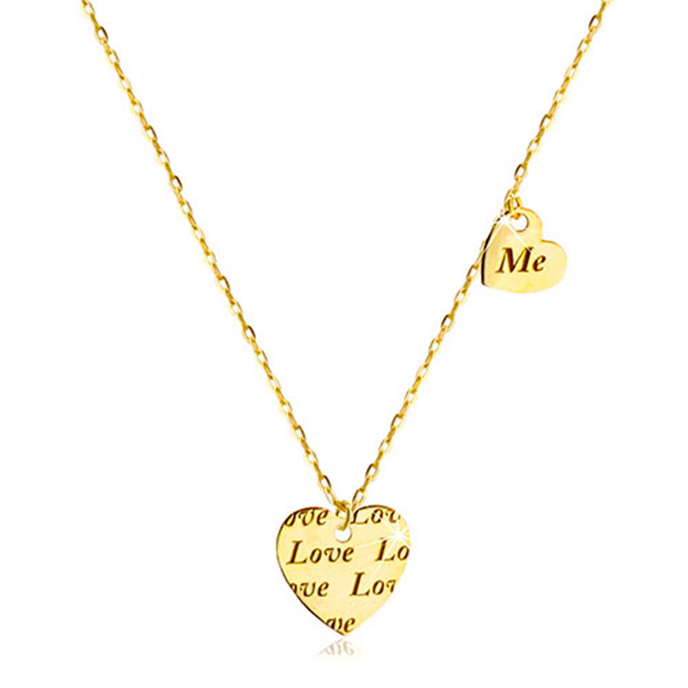 Šperky eshop Náhrdelník zo zlata 585 - dve súmerné srdiečka s nápisom "Love" a "Me"