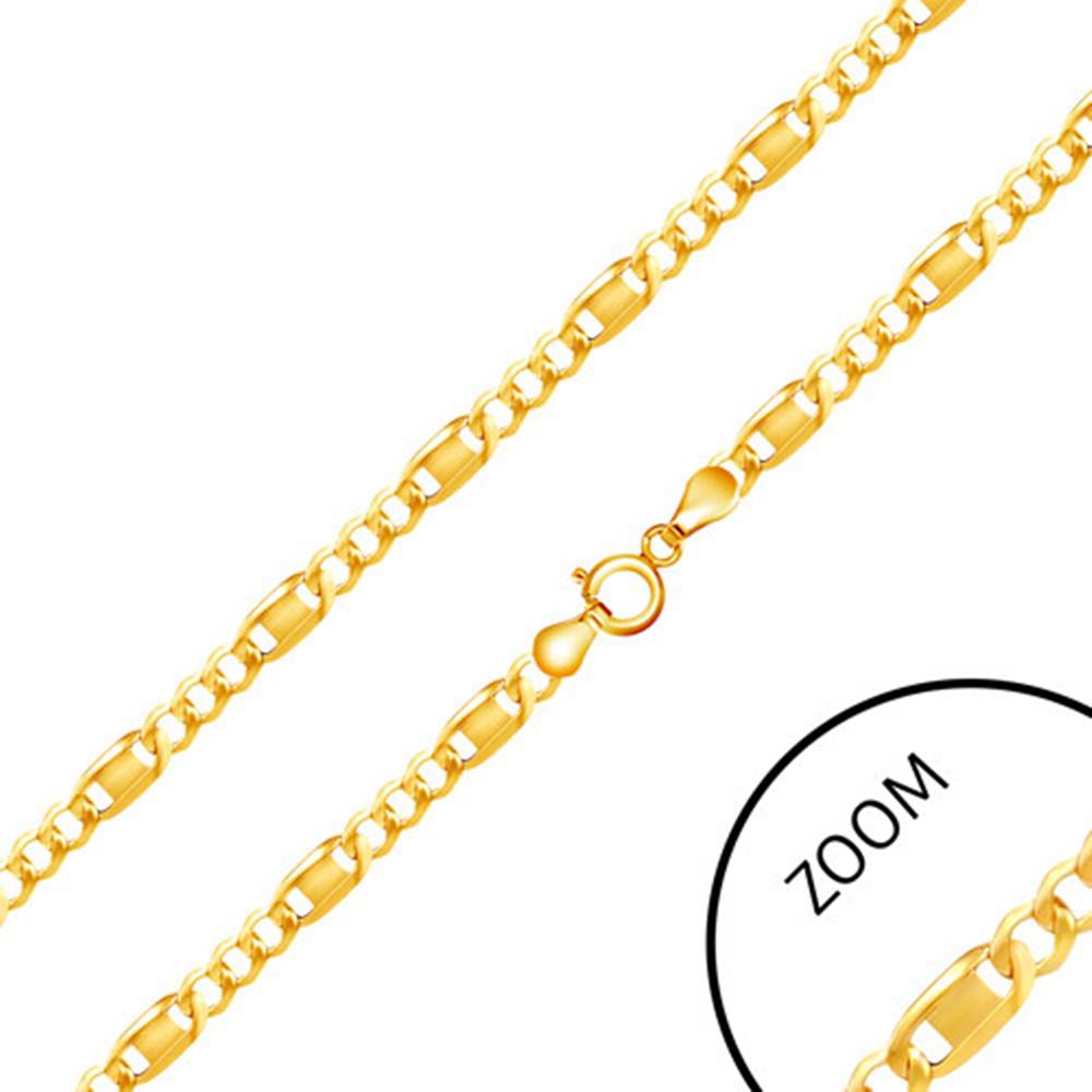 Šperky eshop Retiazka v žltom 14K zlate - tri oválne očká, podlhovastý článok zdobený známkou, 500 mm